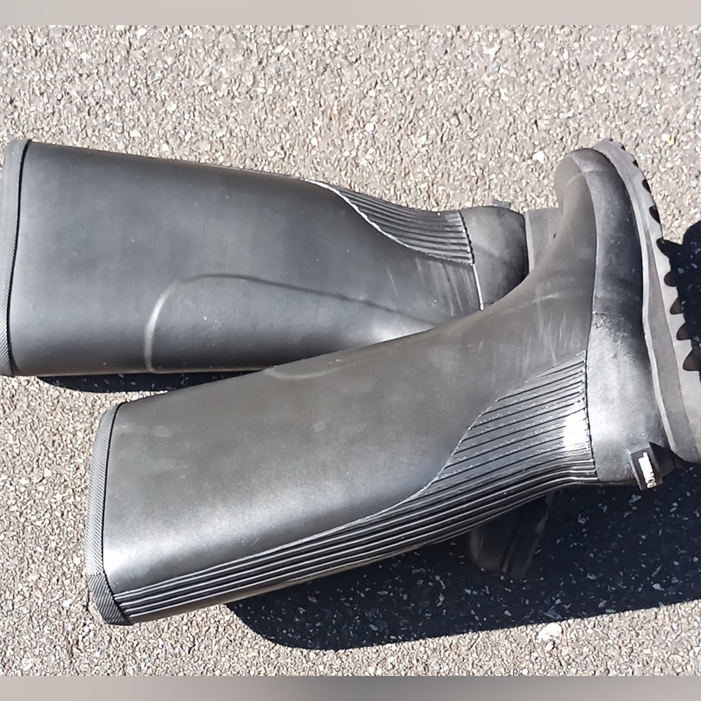 Sorel Joan Wedge Tall Waterproof (low heel) Rain Boots (pre-loved) - Picture 6 of 16